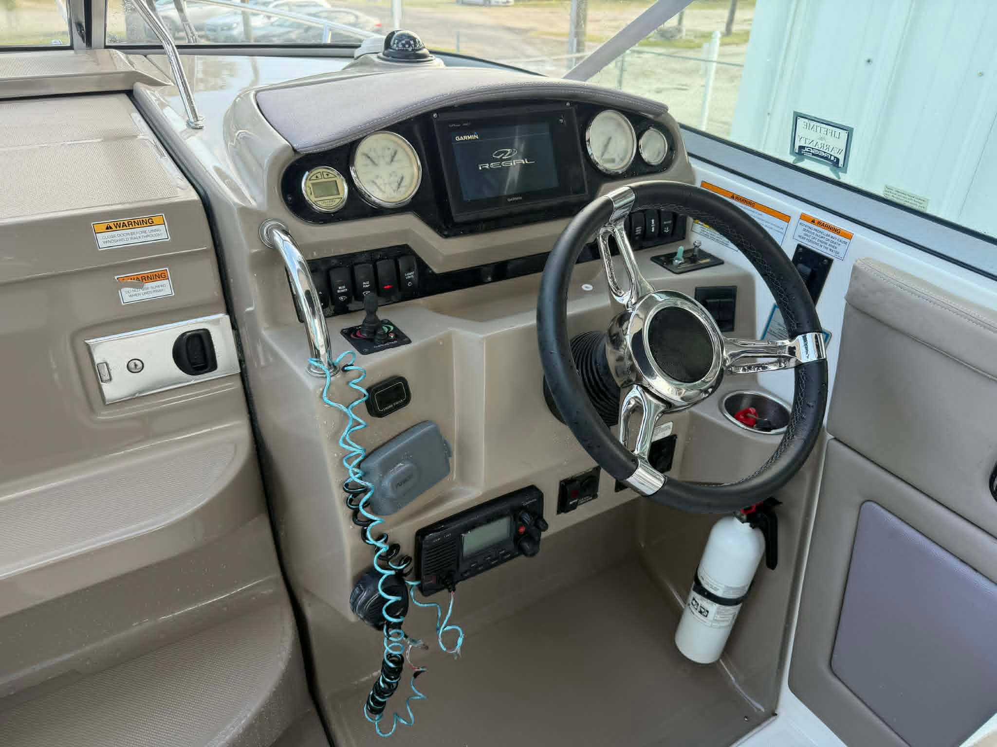 2016 Regal 28 Express - 15