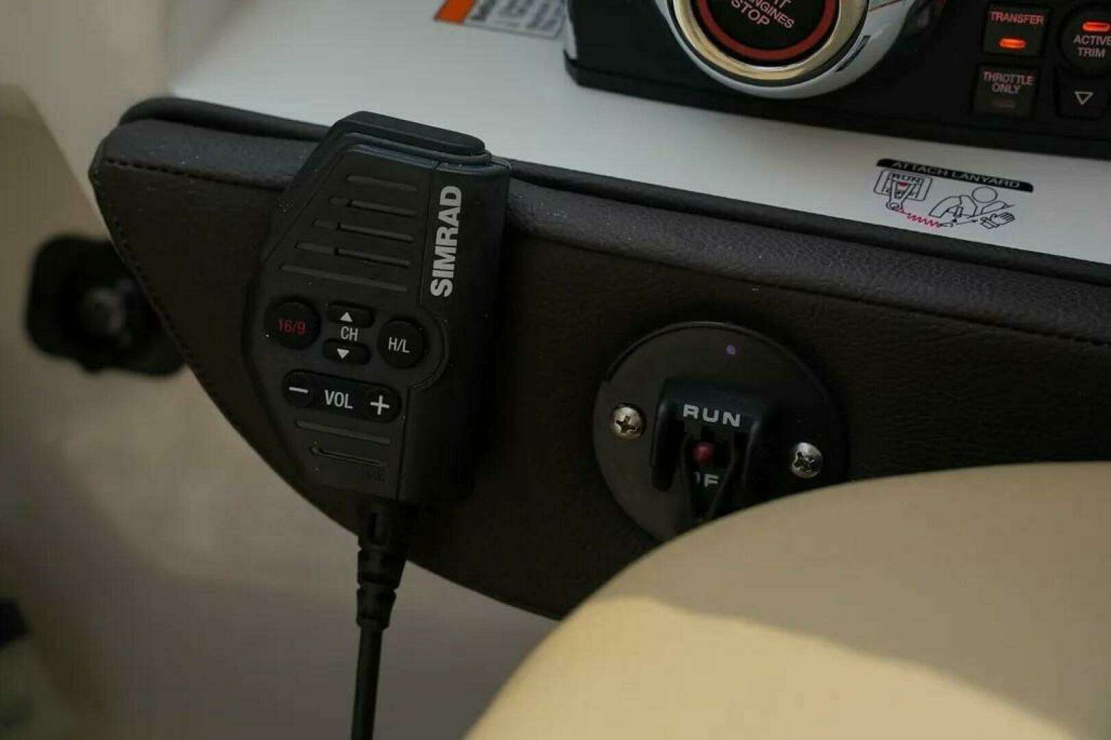 2023 Sea Ray SLX 310 Outboard - Image 17