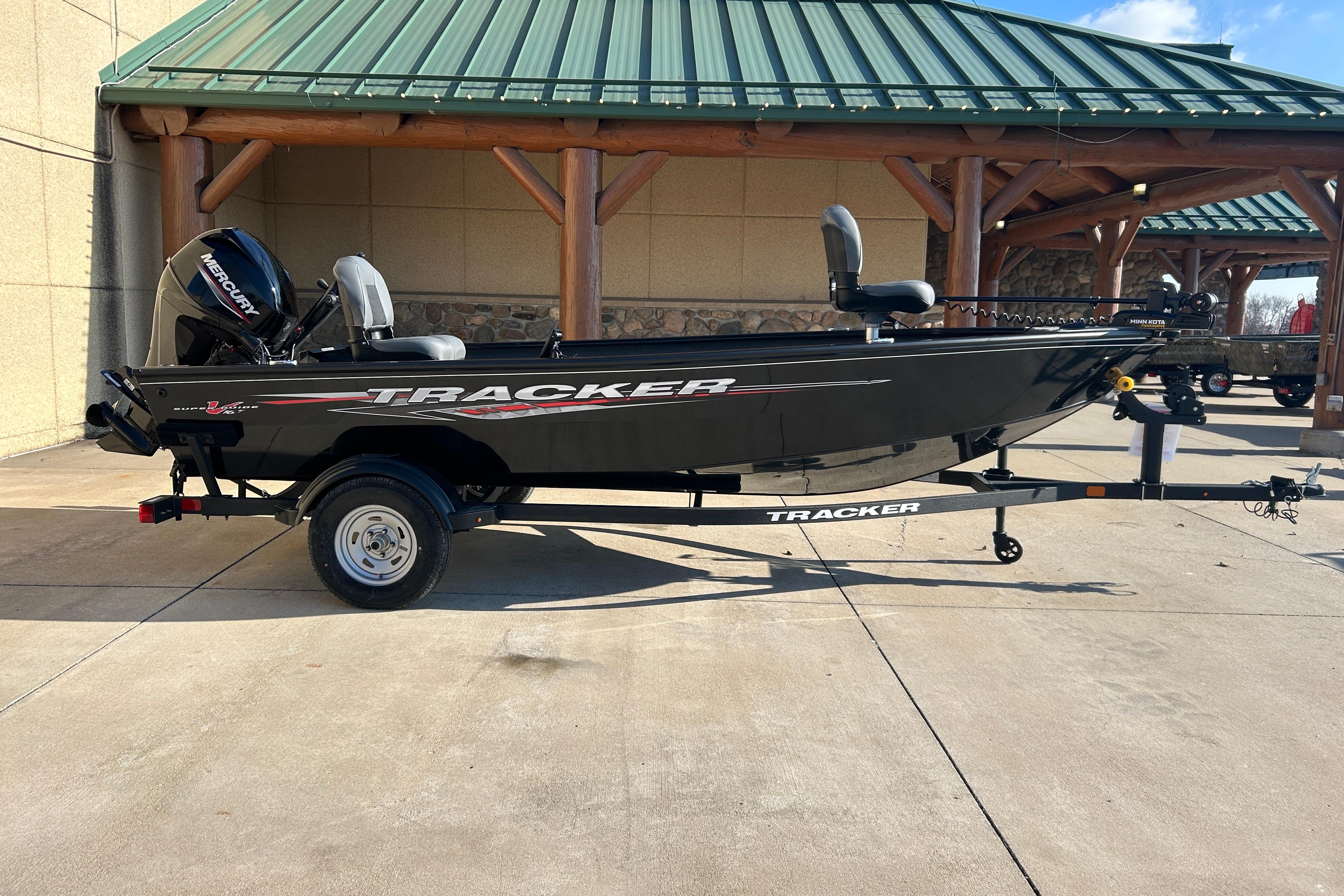 2025 Tracker Super Guide V-16 T
