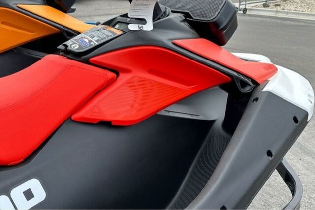 2026 Sea-Doo PWC SPARK TRIXX 90 AUD WH 1UP IBR 26 - 60