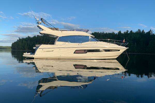 2018 Prestige 460 Fly