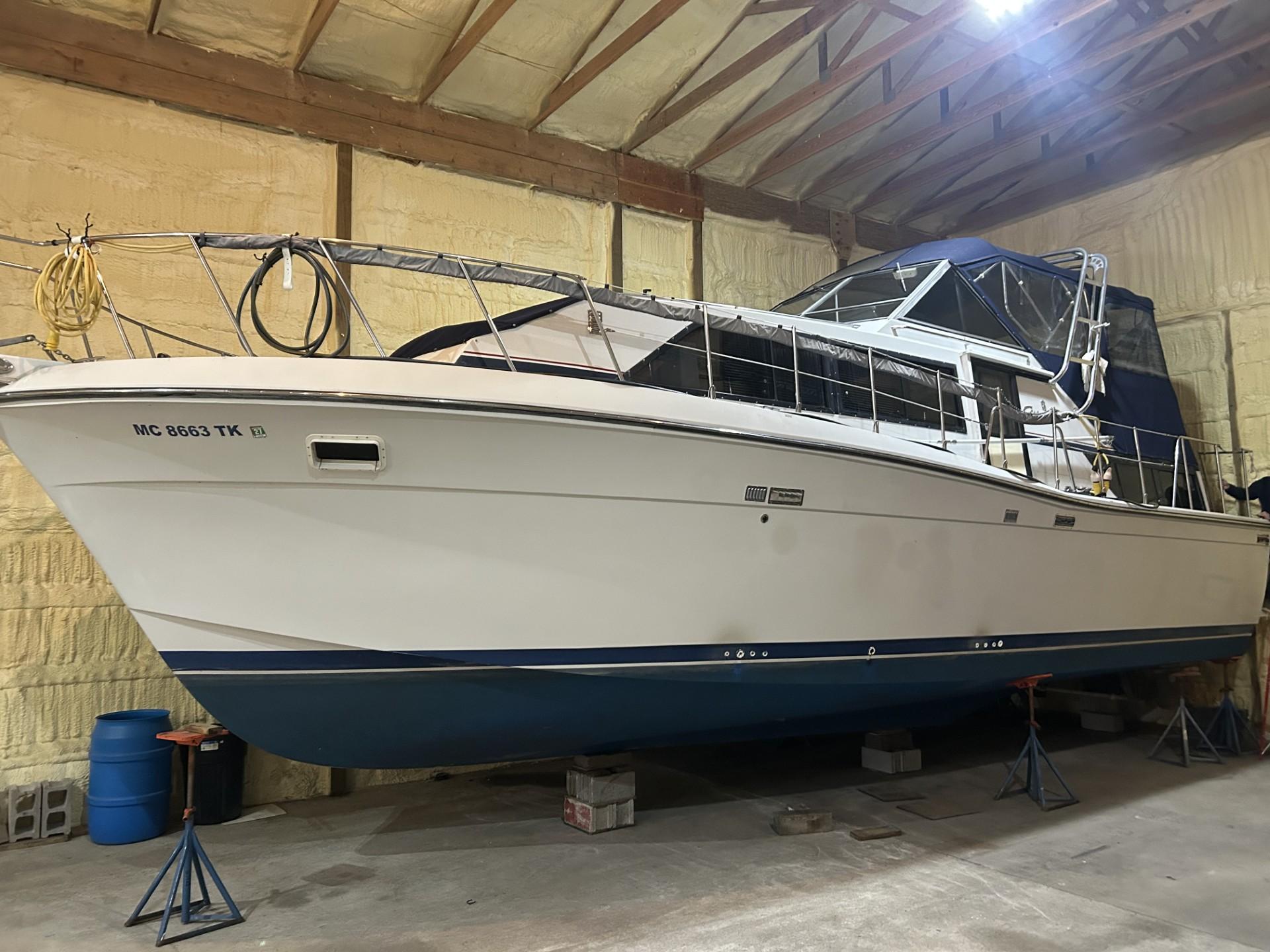1988 Chris-Craft 381 Catalina