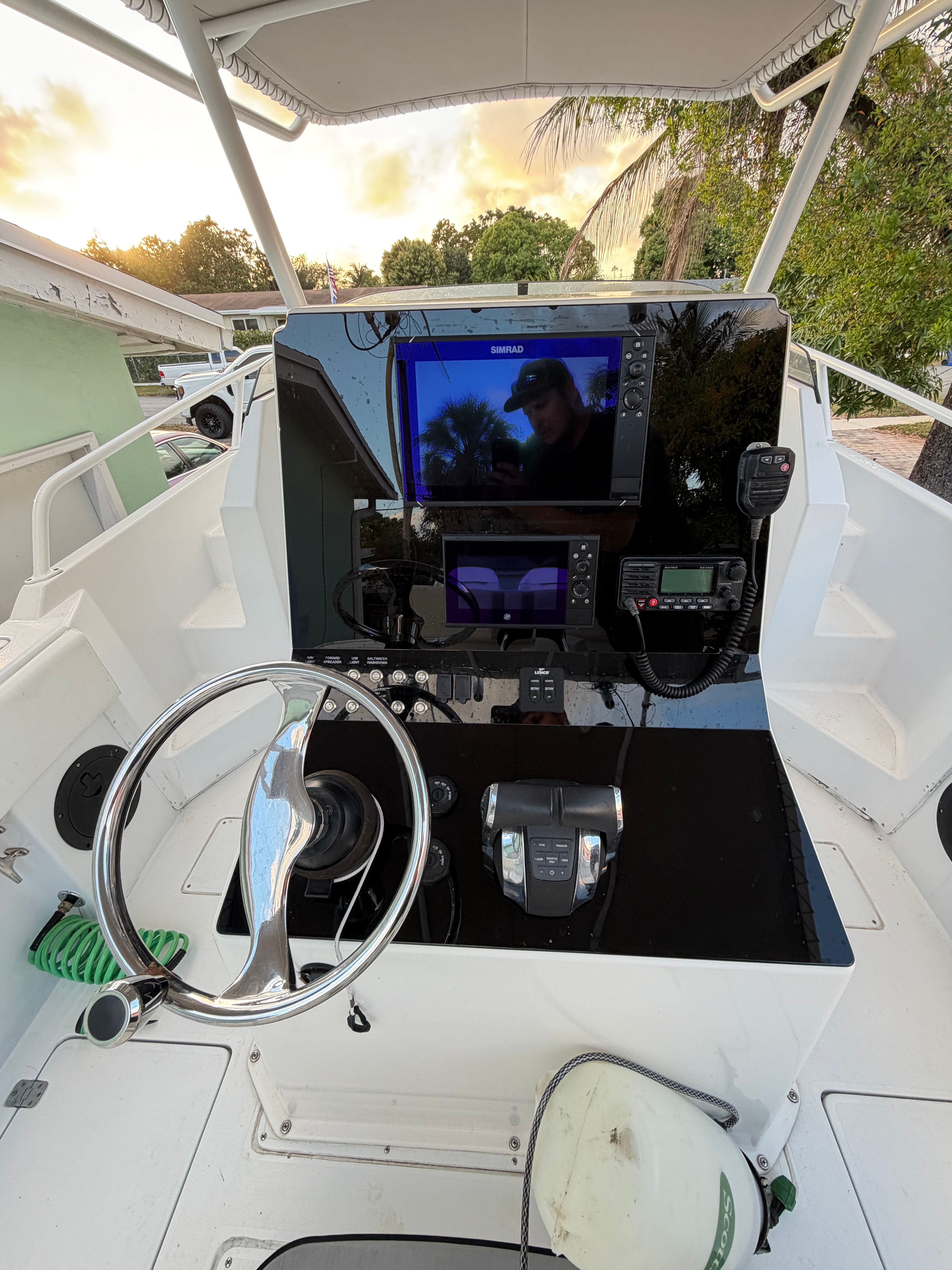 2001 Intrepid 289 - 17