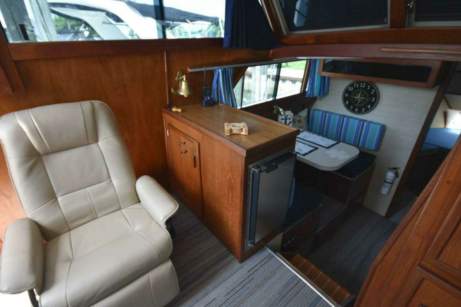 1985 Marinette 39 Double Cabin - Image 47