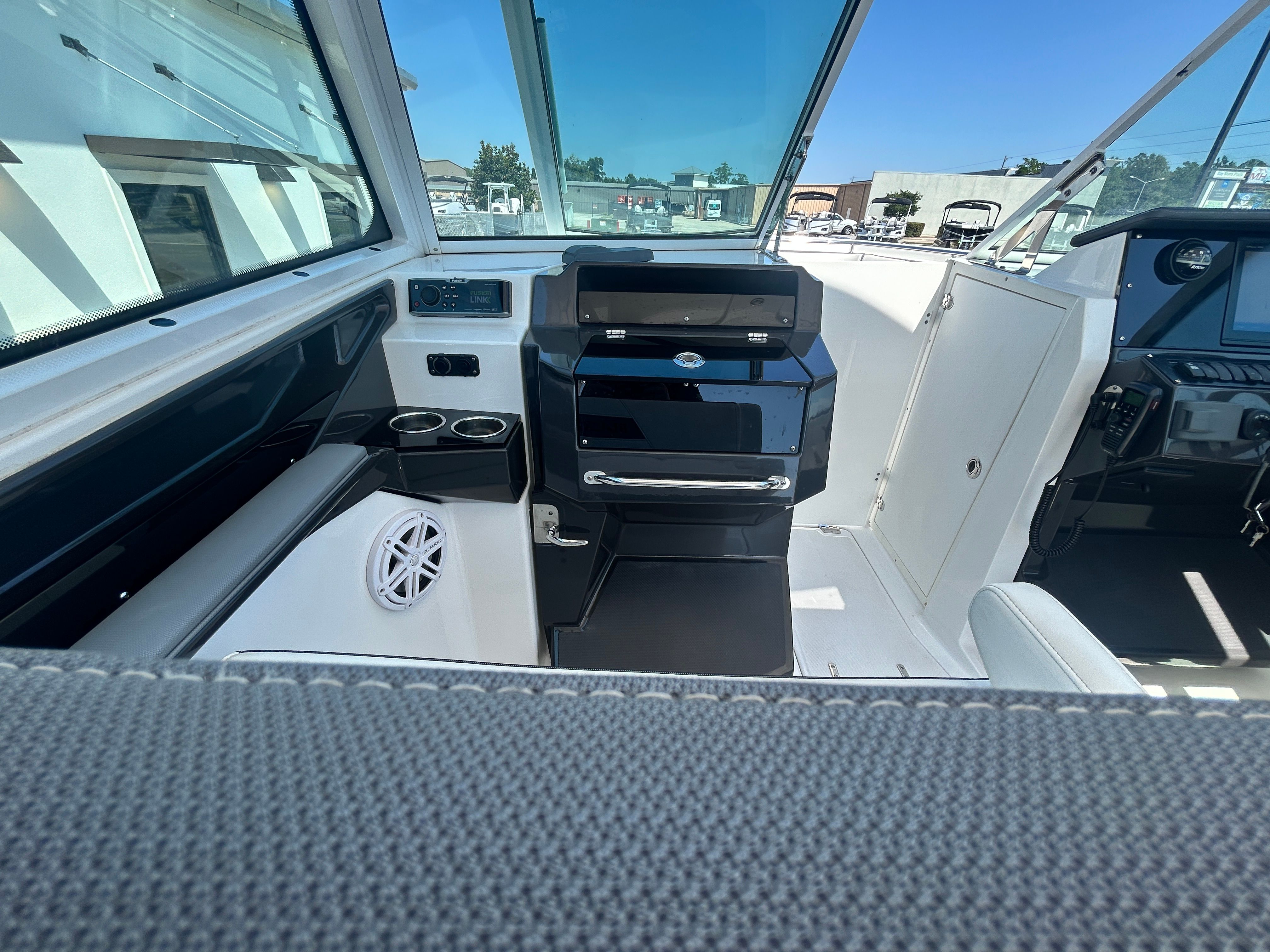 2019 Blackfin 272 DC - 17