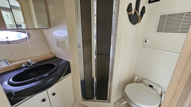 1999 Carver 350 Mariner - 25