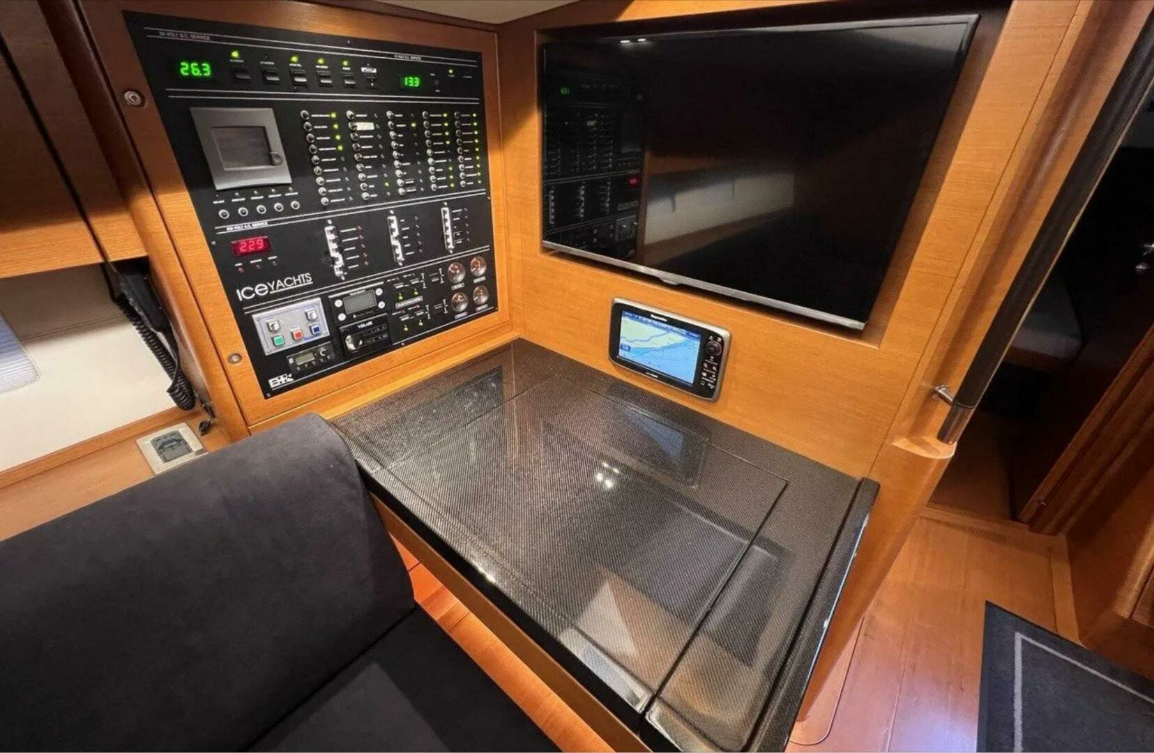 2016 Ice Yachts 62 evo - Image 9
