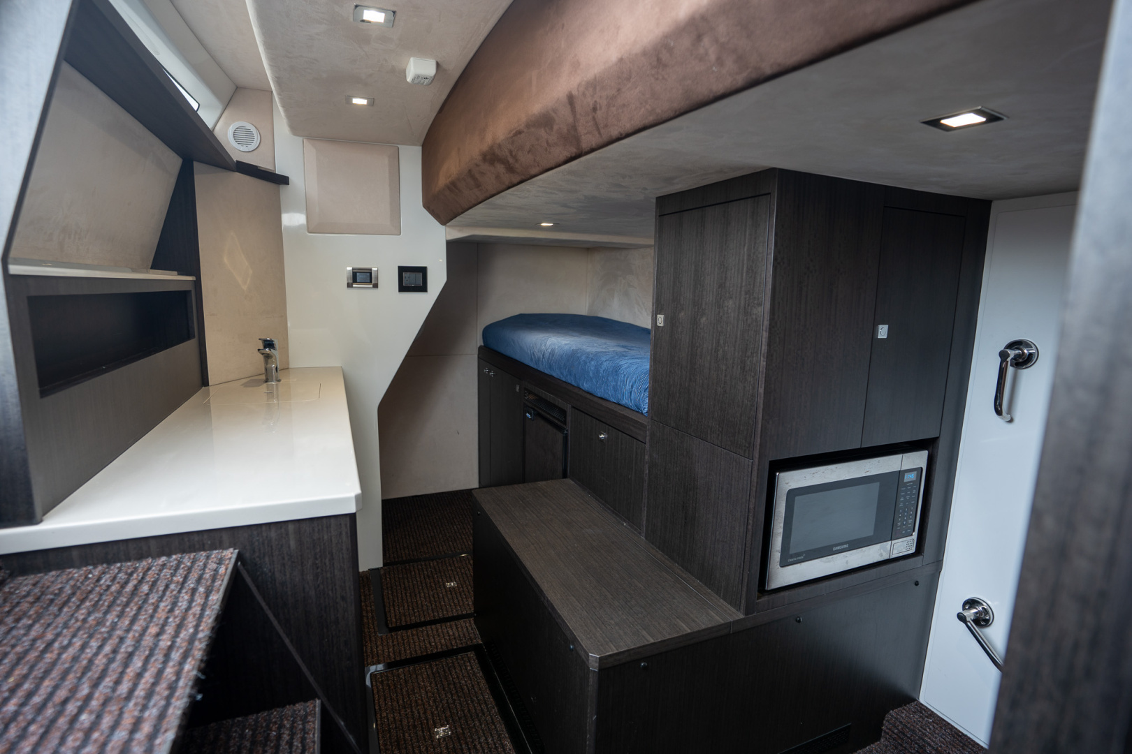 2025 Galeon 560 FLY - Image 72