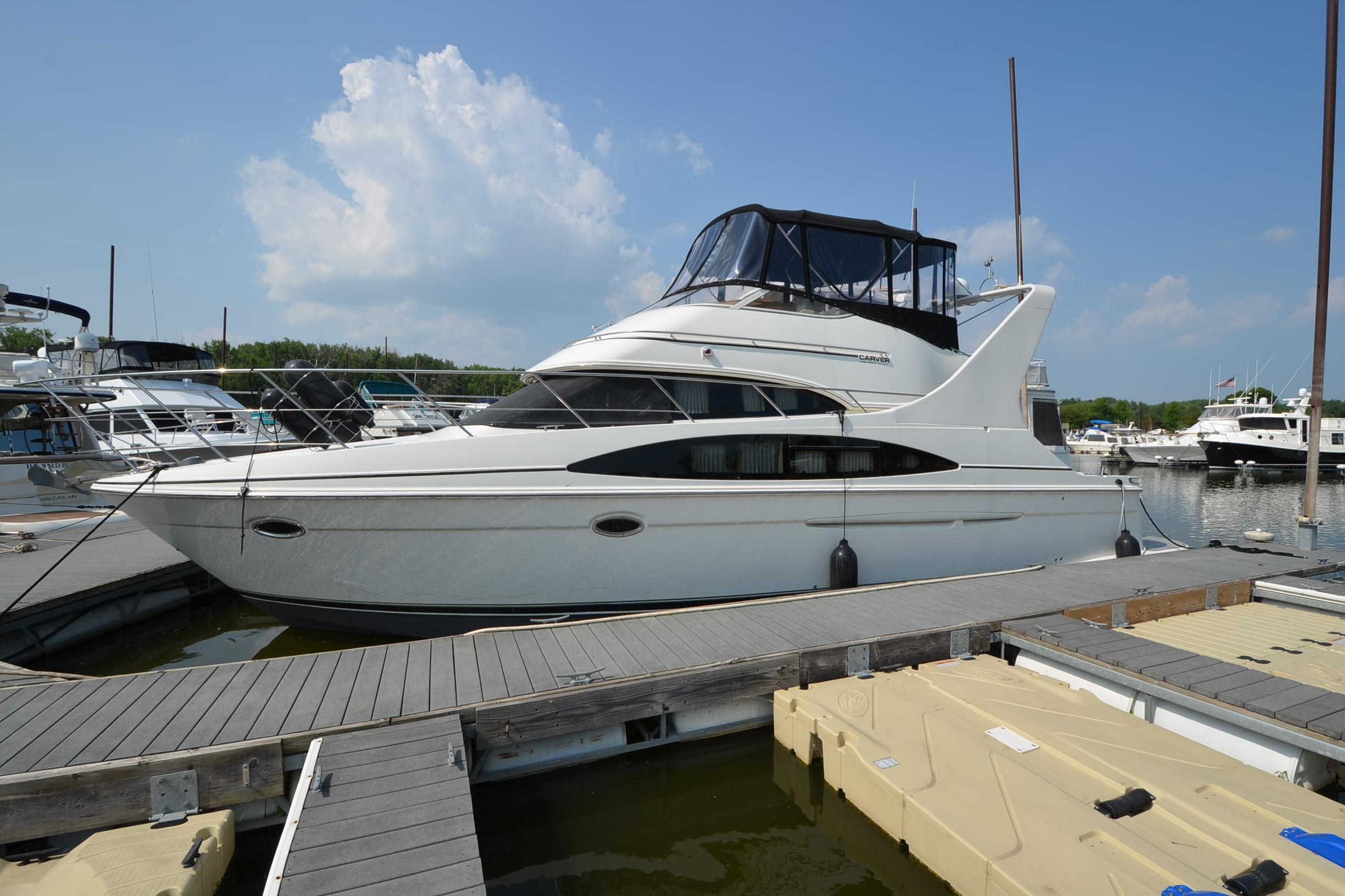 2004 Carver 420 Mariner