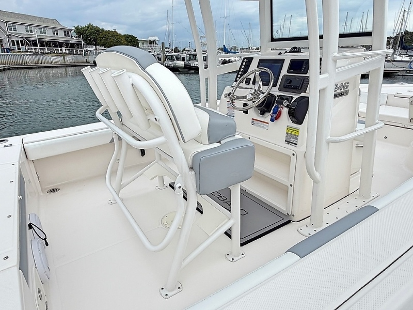 2021 Robalo 246 Cayman SD - Image 13