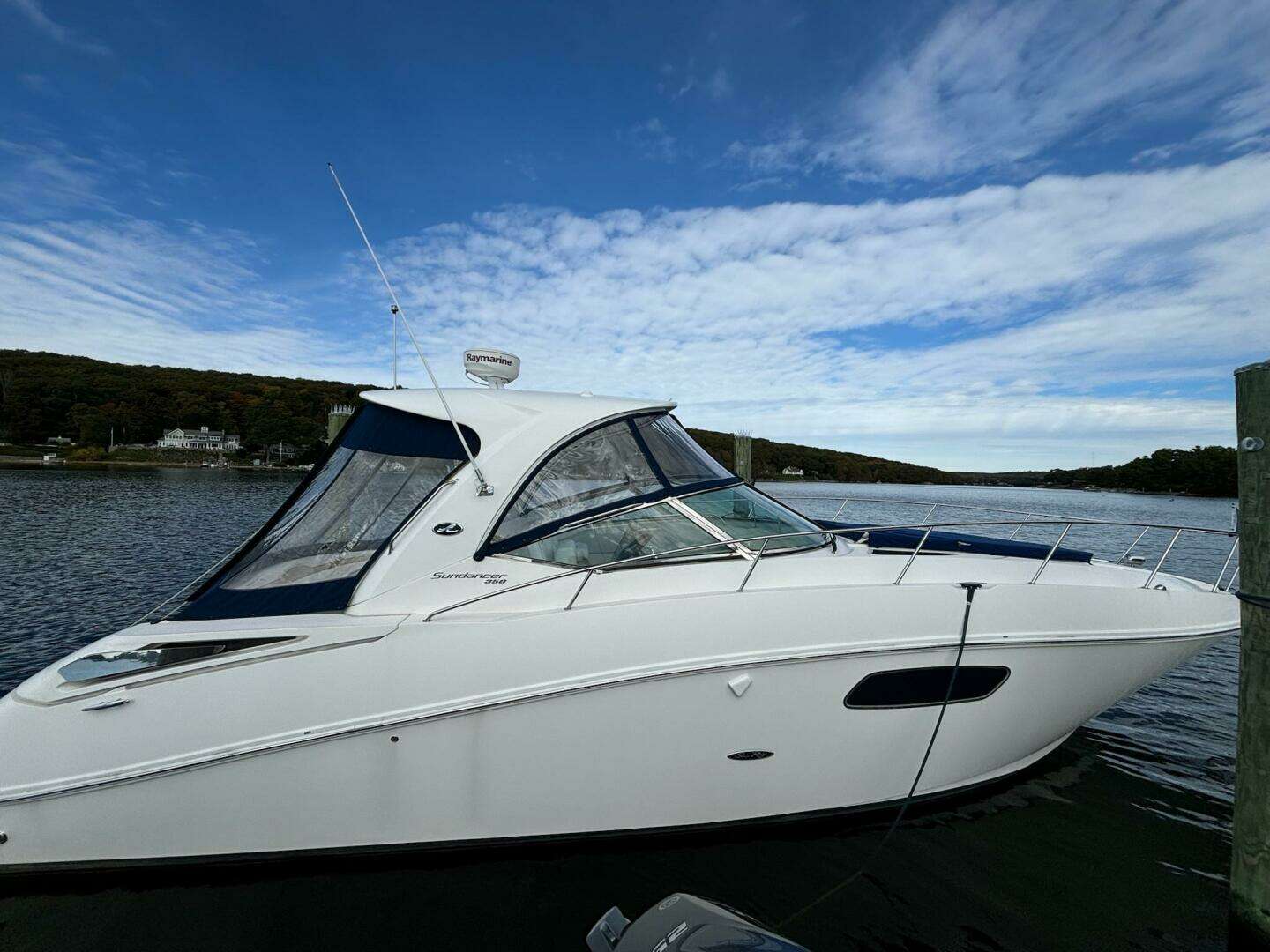 2009 Sea Ray SUNDANCER 350 - Image 3