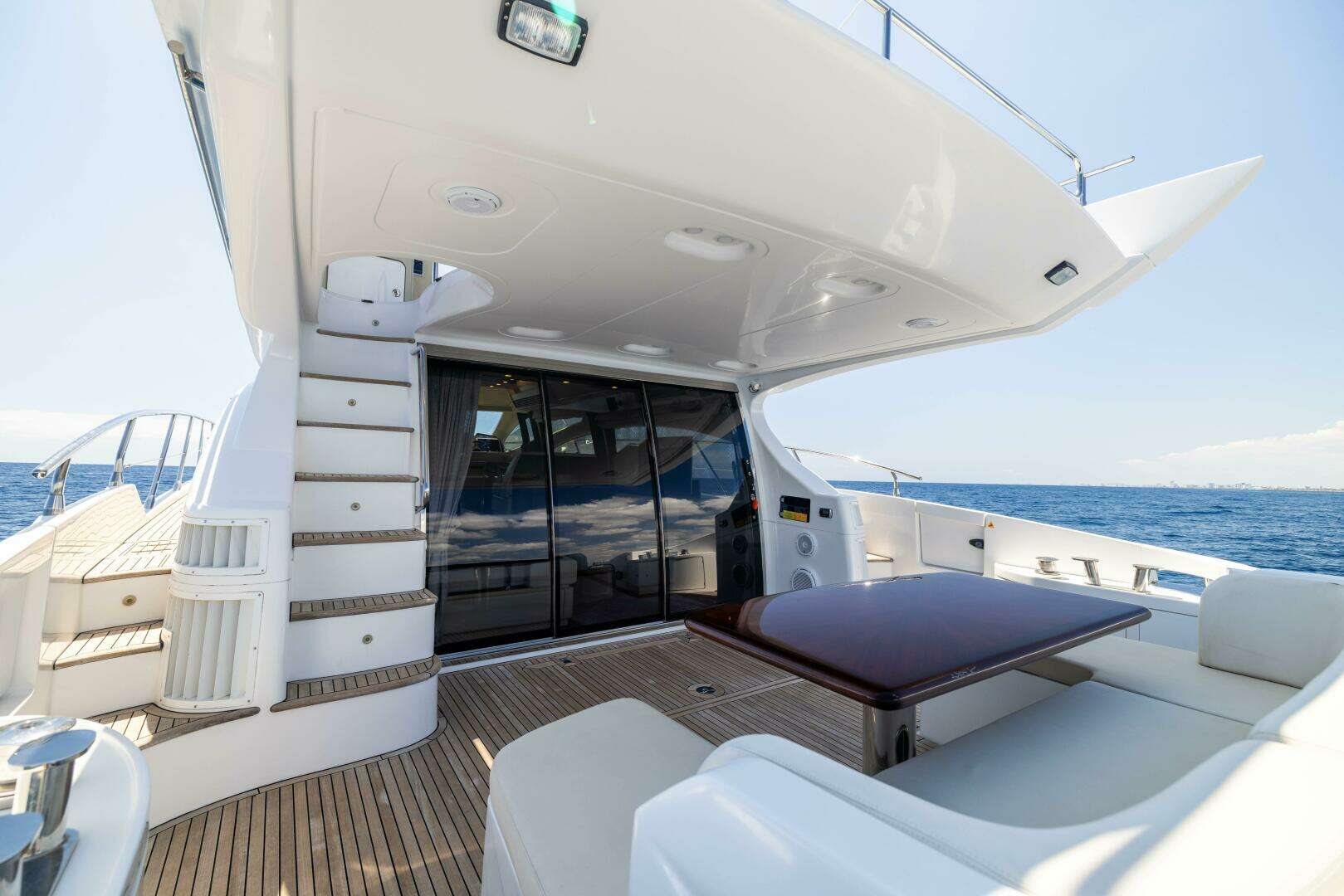 2015 Azimut 64 Flybridge - Image 34