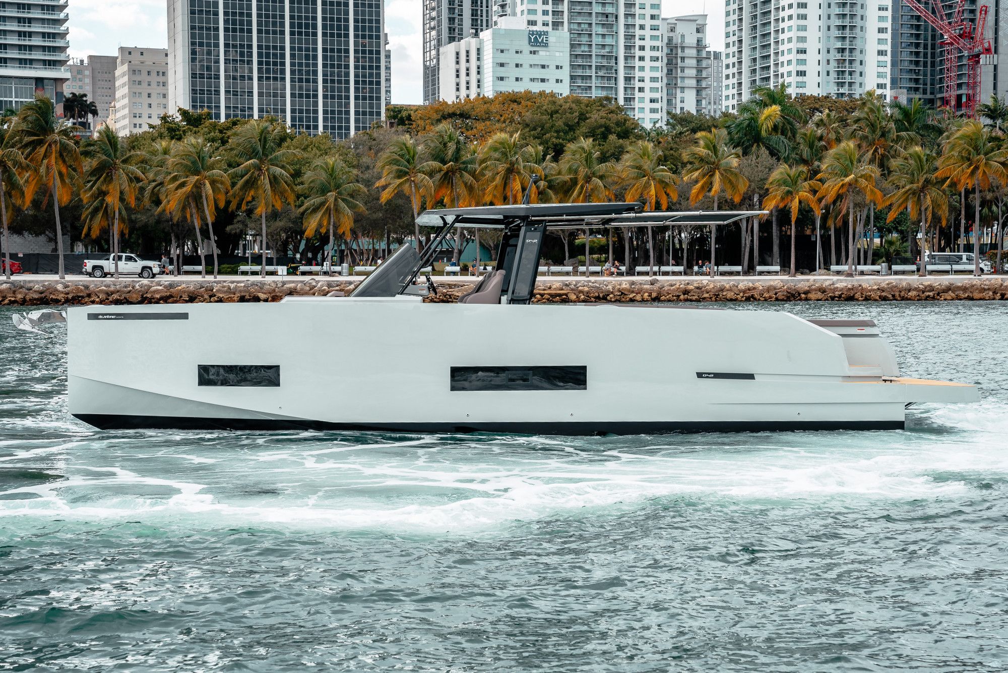 2025 De Antonio Yachts D42 Open - 5