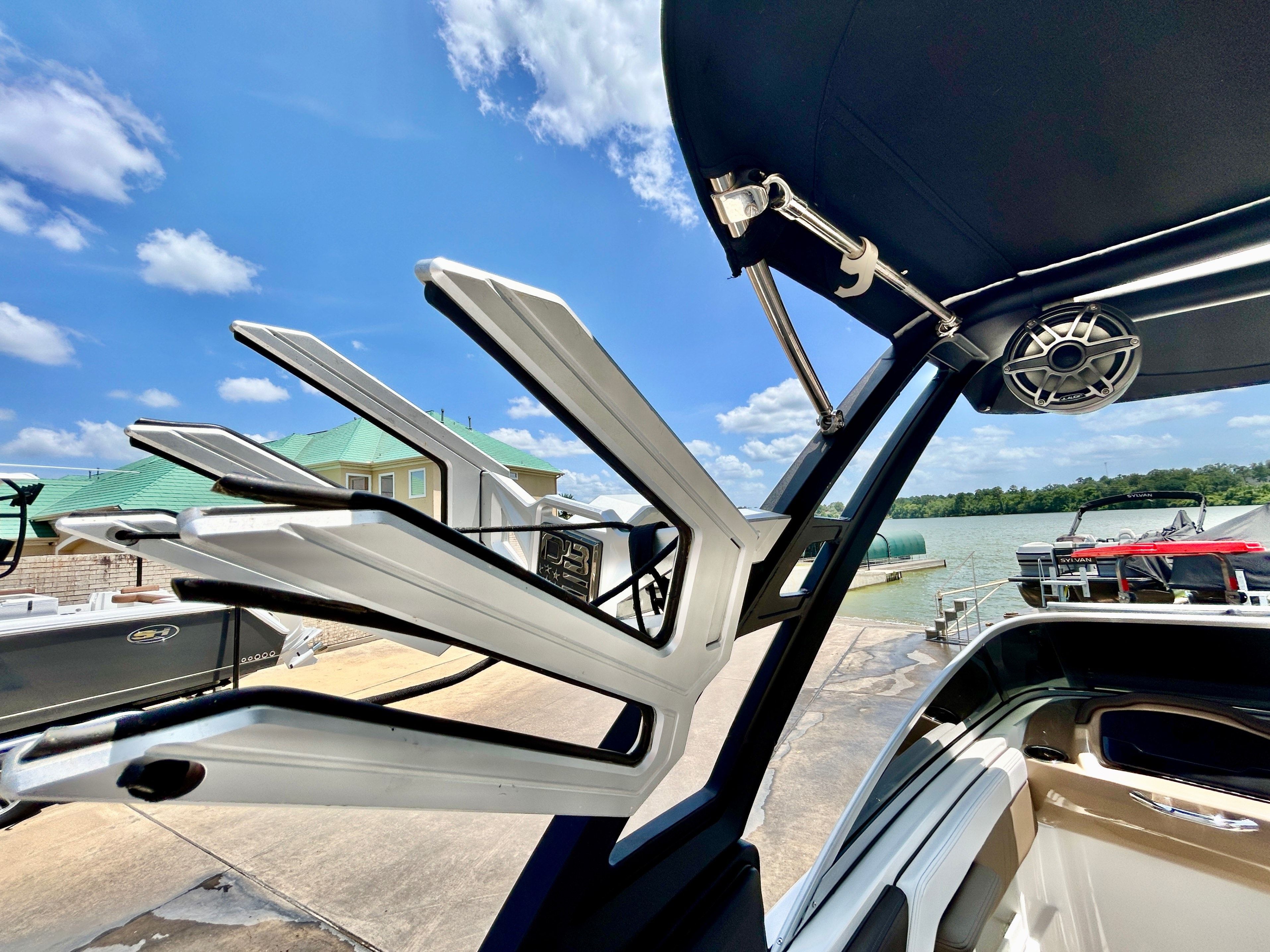 2018 Chaparral 23 Surf - 68