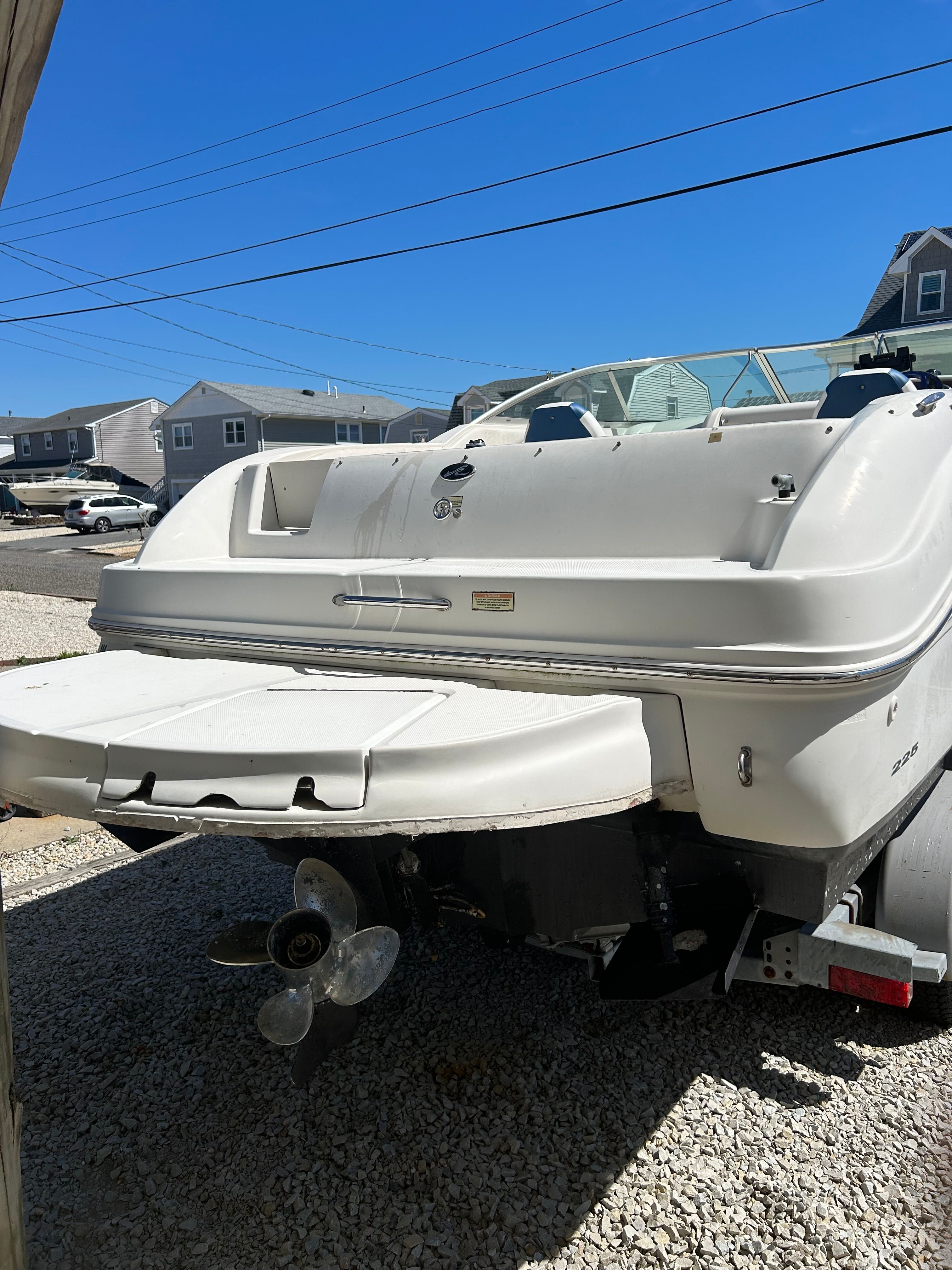 2002 Sea Ray 225 Weekender