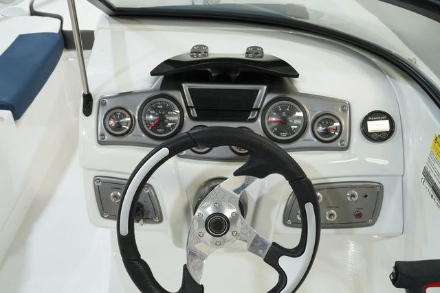 2023 Tahoe 200 S - 18