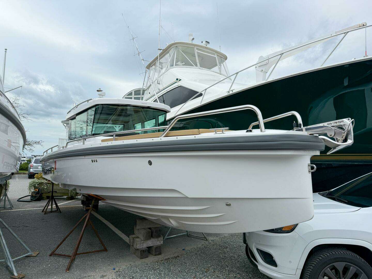 2020 Axopar 28 Cabin w/Wet Bar - Image 10
