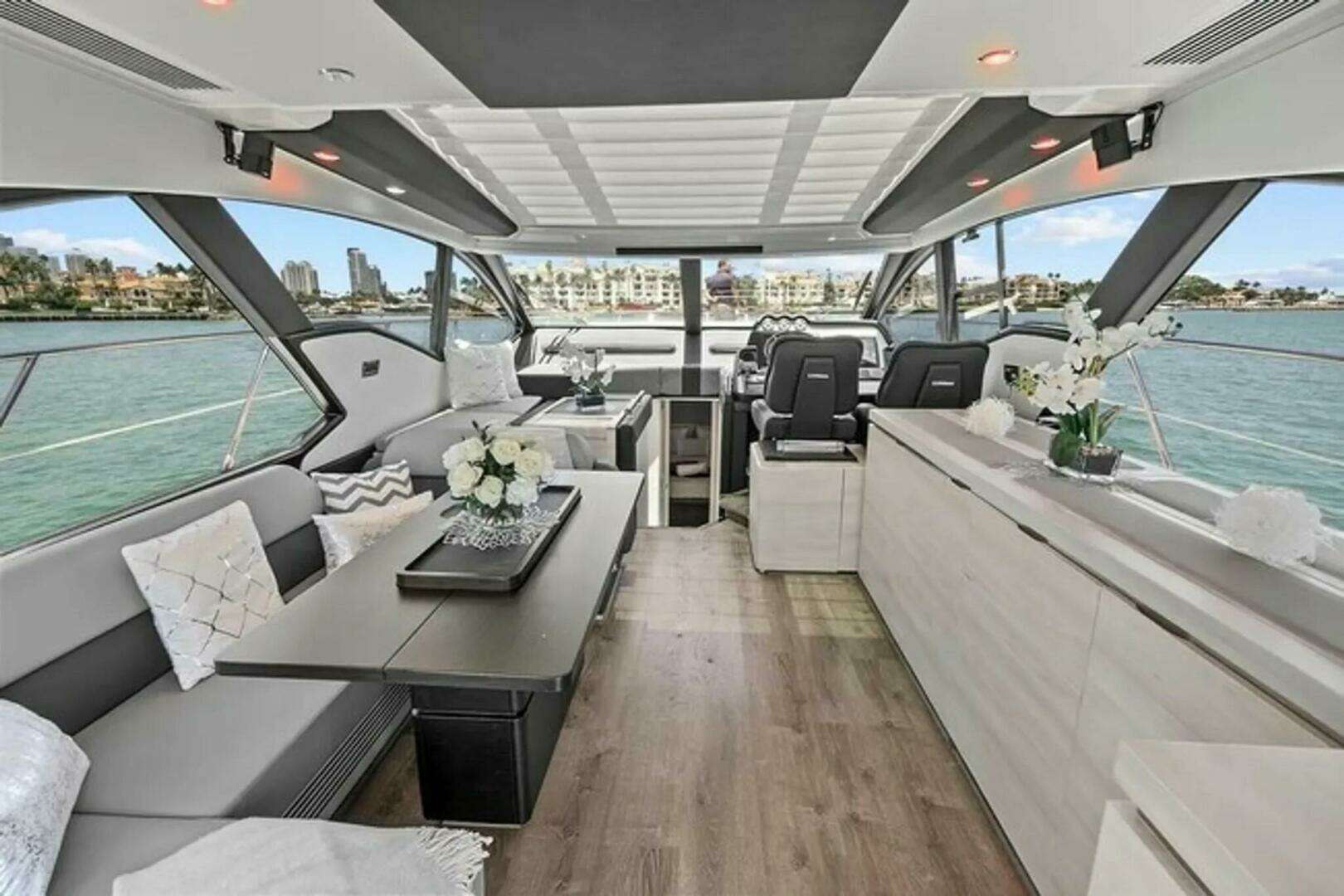 2015 Azimut 55S - Image 13