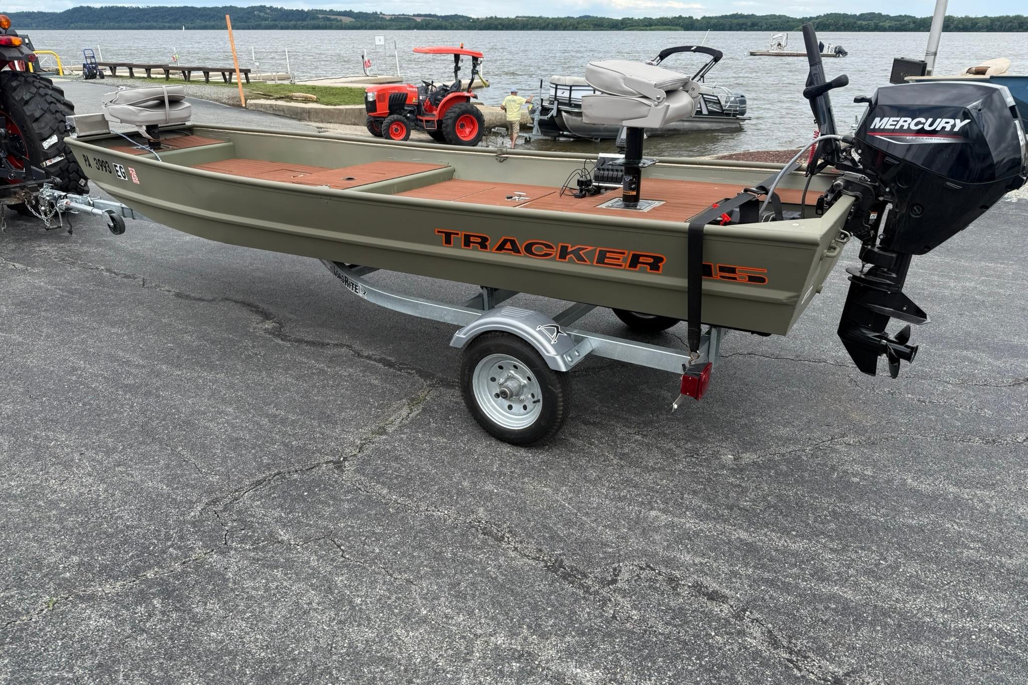 2025 Tracker Grizzly 1542
