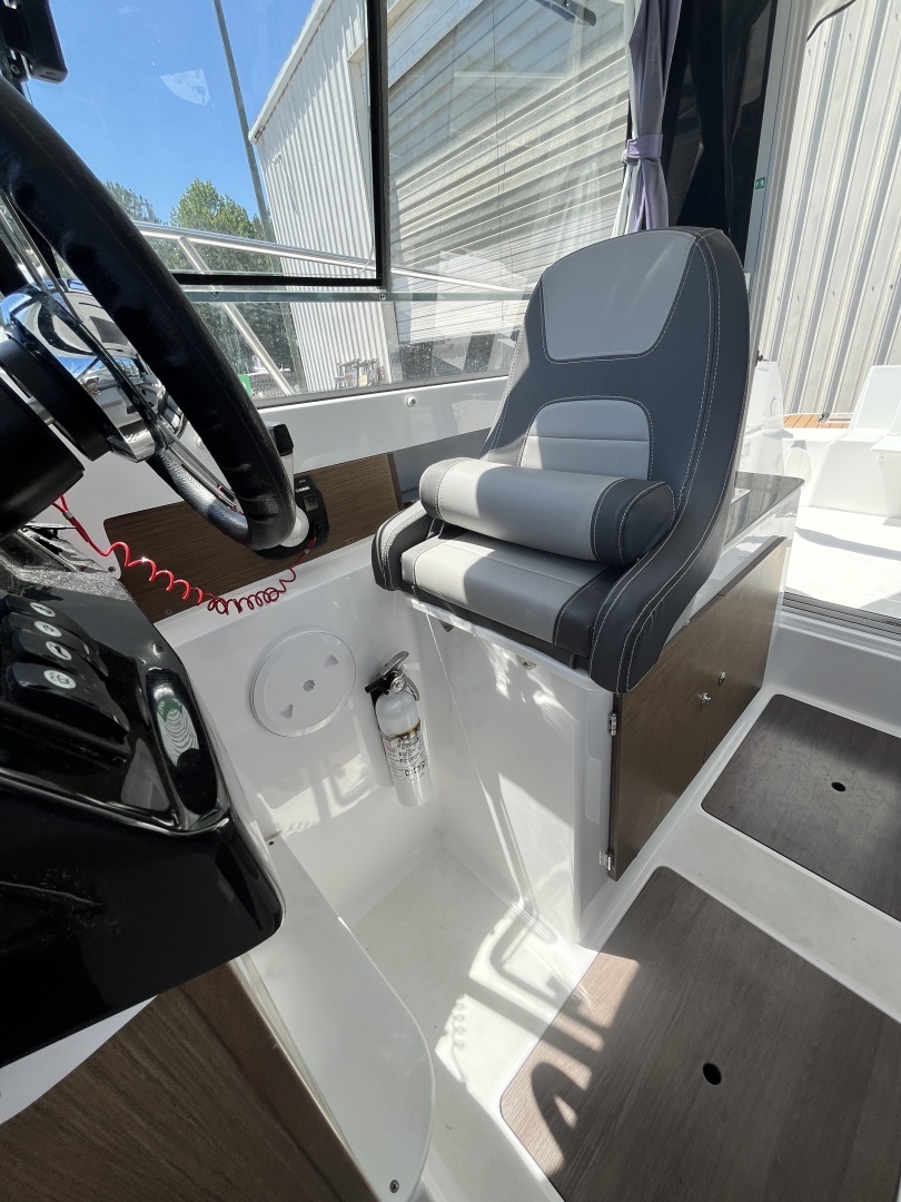 2022 Jeanneau NC 795 Series 2 - Image 7