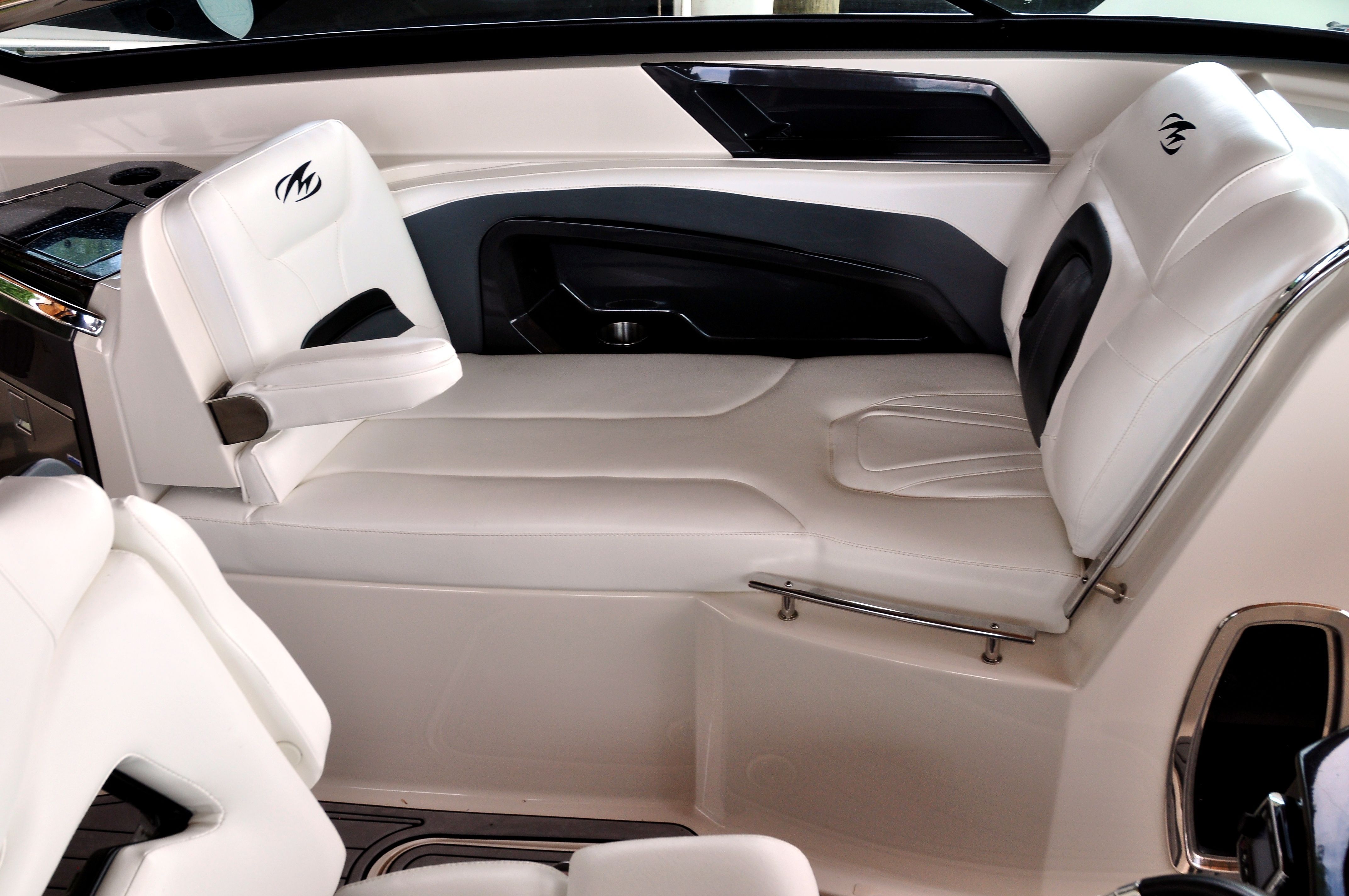 2014 Monterey 328SS Super Sport - 37