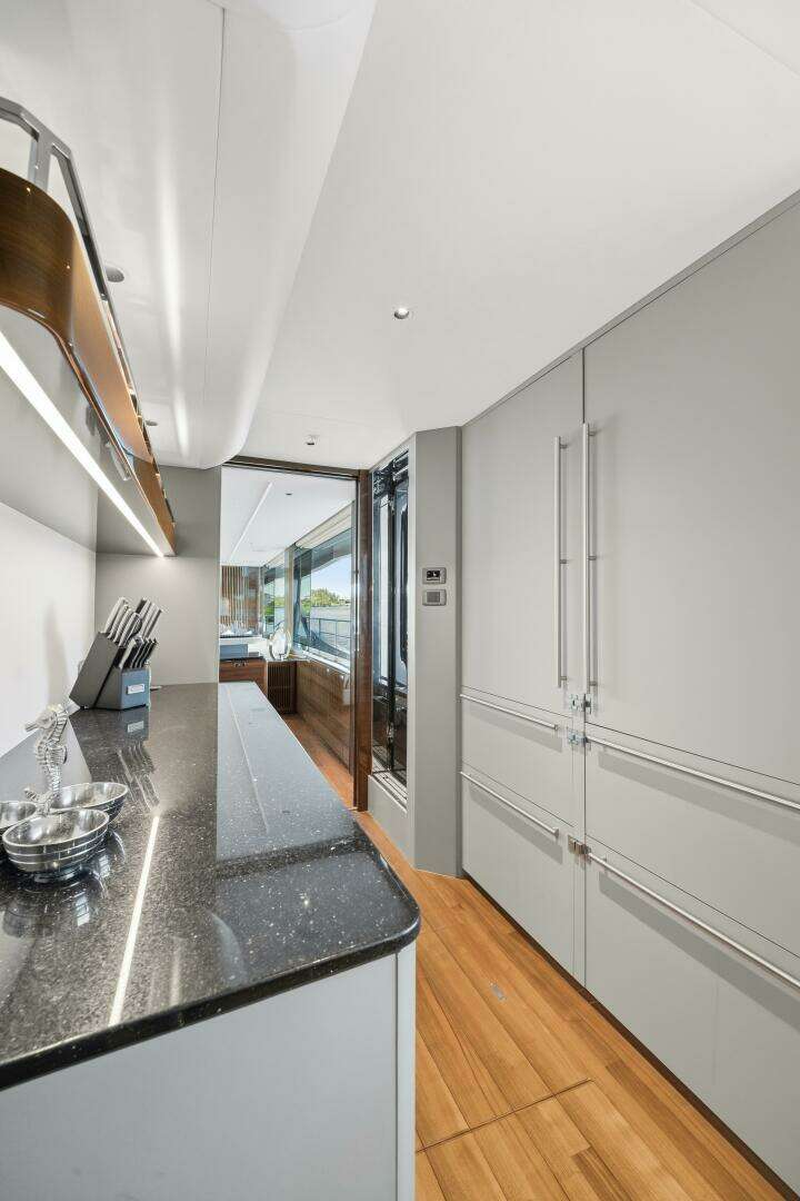 2025 Princess Y95 - Image 35