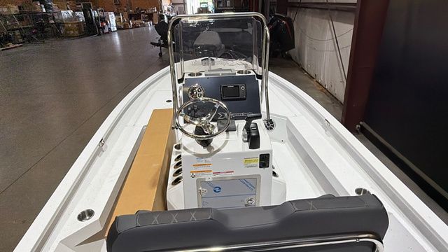 2026 Xpress H22 Bay W/ Yamaha 200 "SHO" - 10