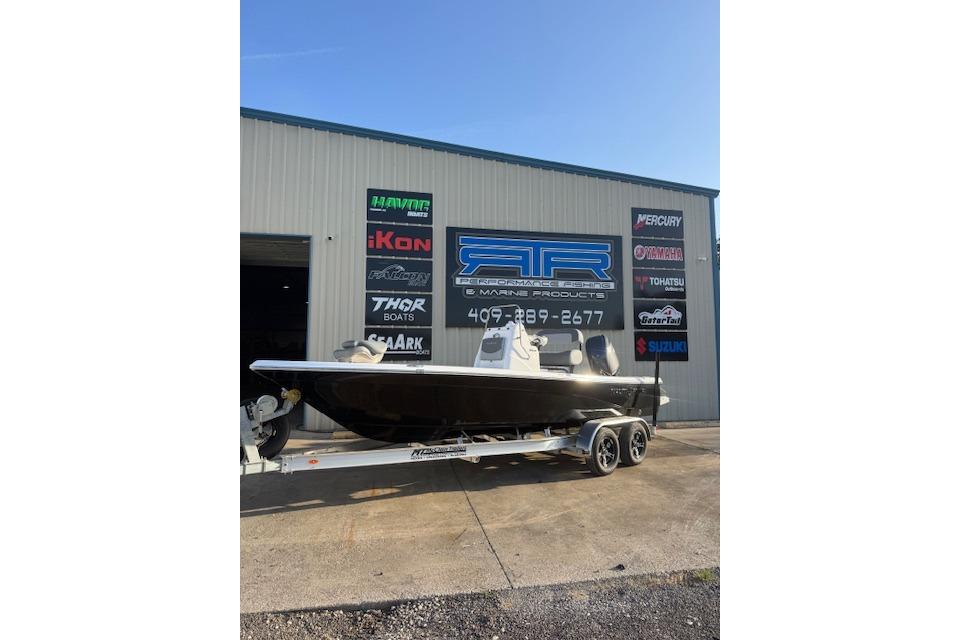2025 NauticStar 214 Bay