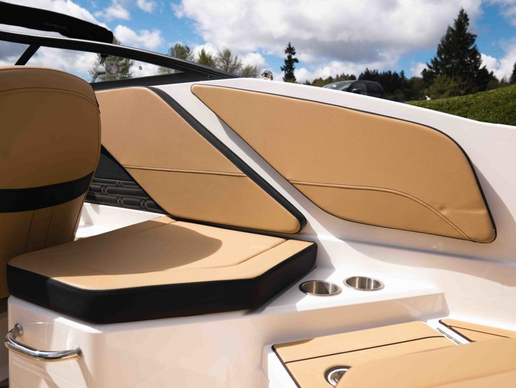 2026 Sea Ray SPX 210 Outboard - 10