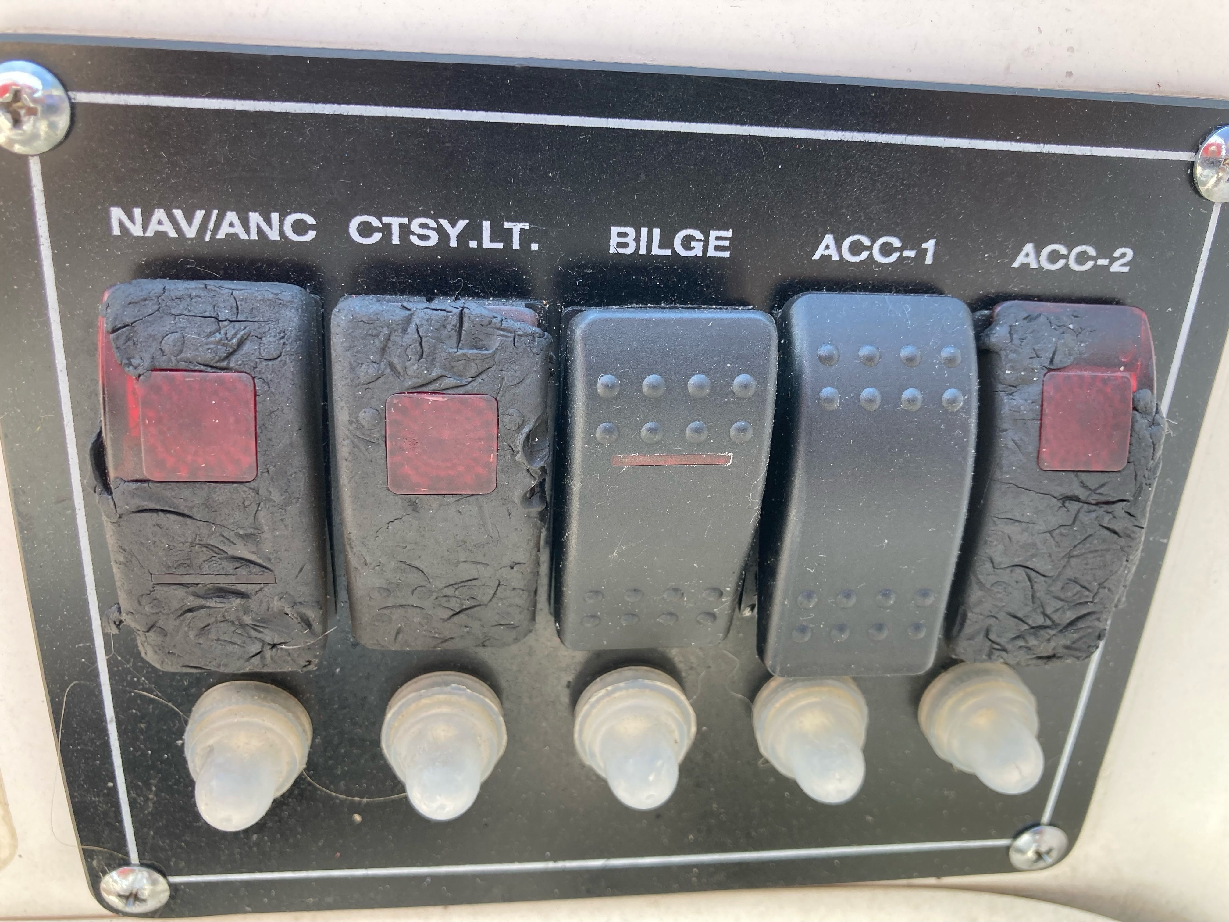 2001 Boston Whaler 18 Ventura - 10