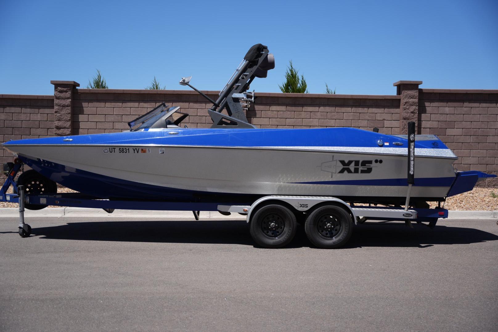 2015 Axis A24