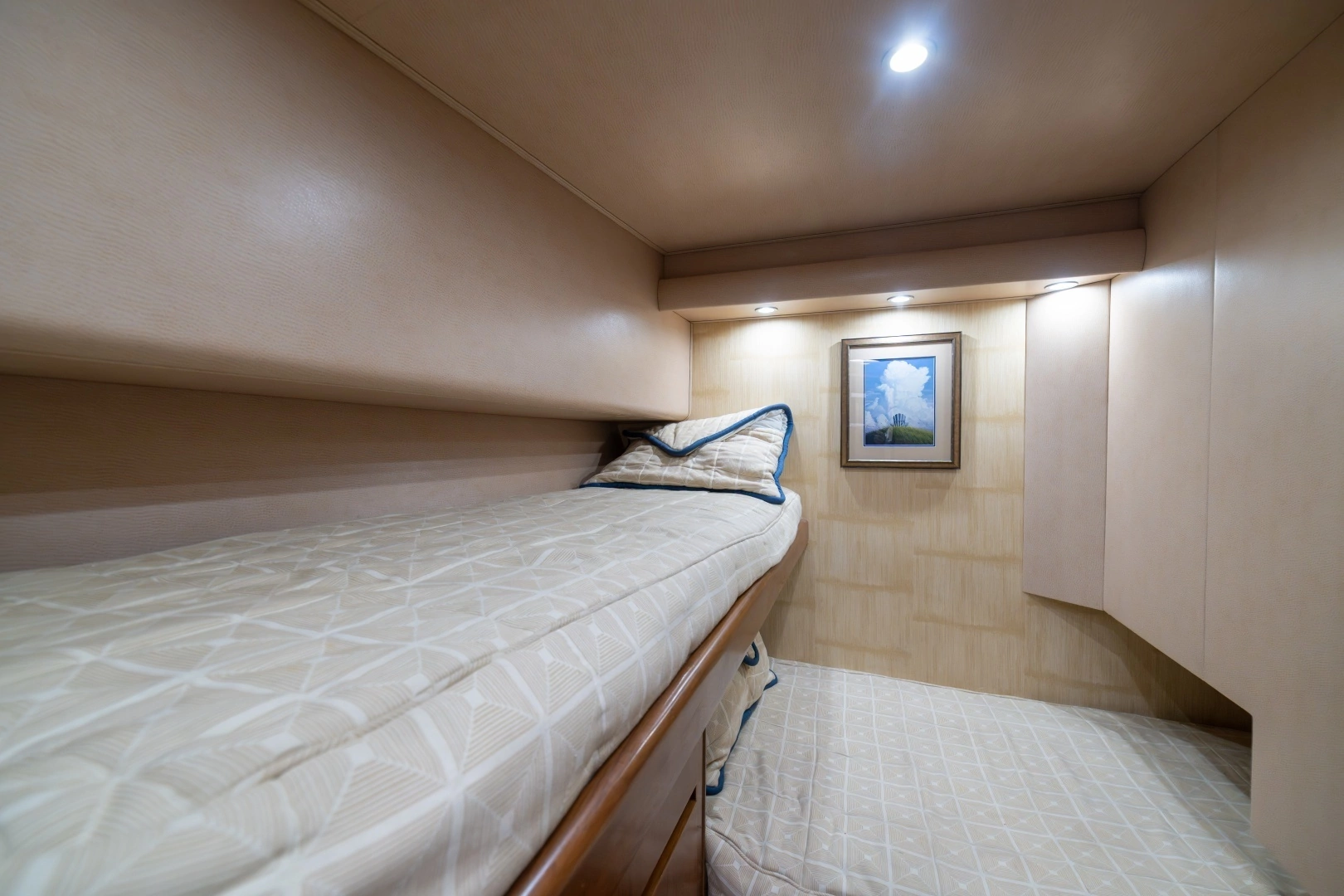 2012 Viking 60 Convertible - Image 59