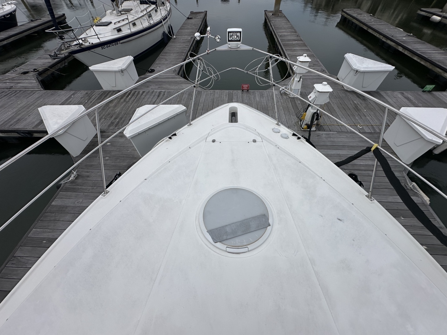 1998 Cruisers Yachts 3650 Aft Cabin - Image 11