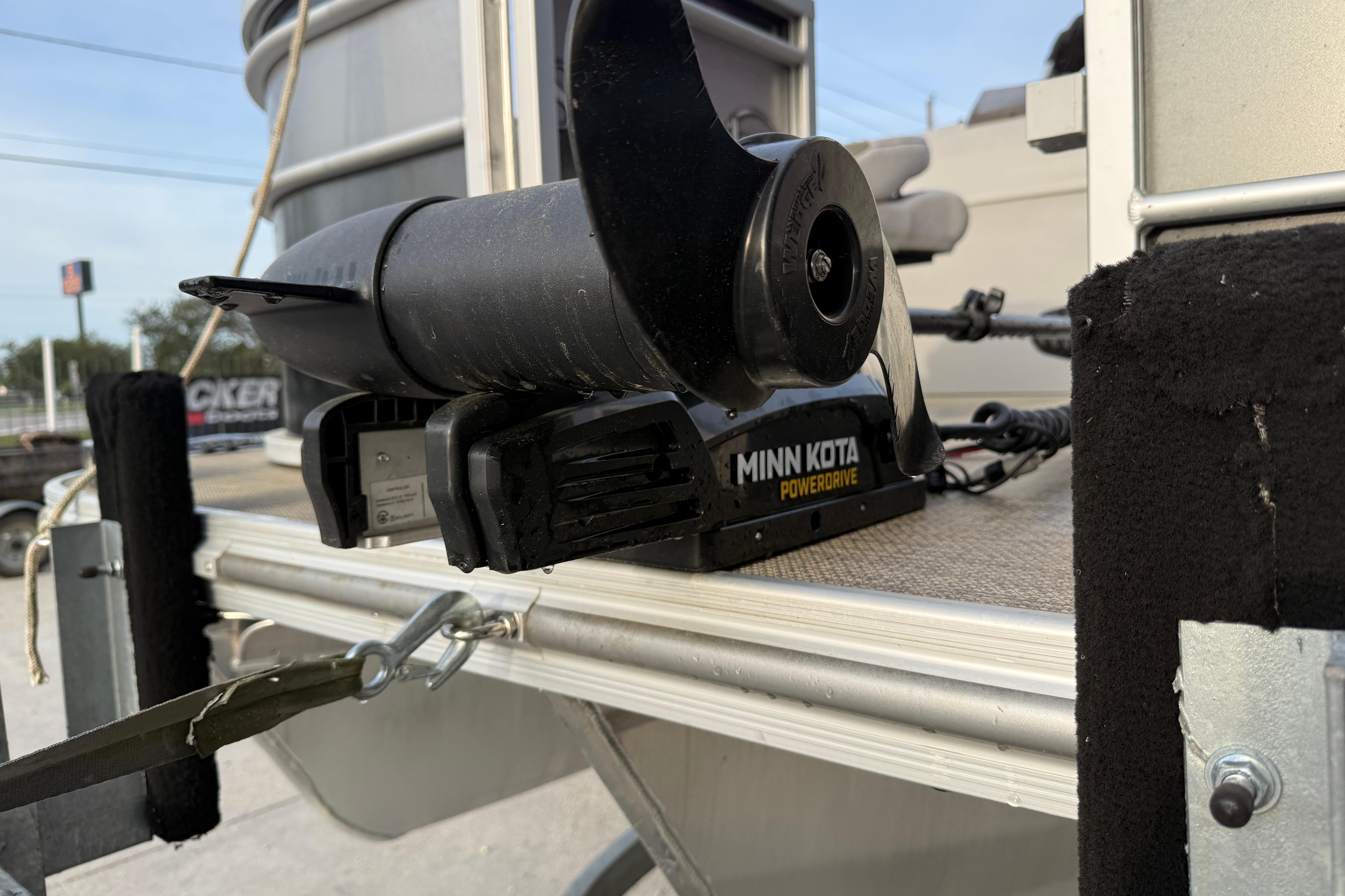 Minn Kota PowerDrive motor on 2022 Custom G3 Suncatcher 322FC boat.