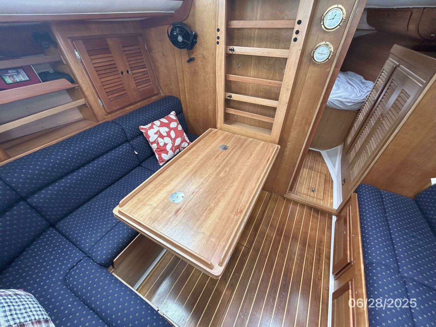 1995 Freedom 40/40 - Image 46