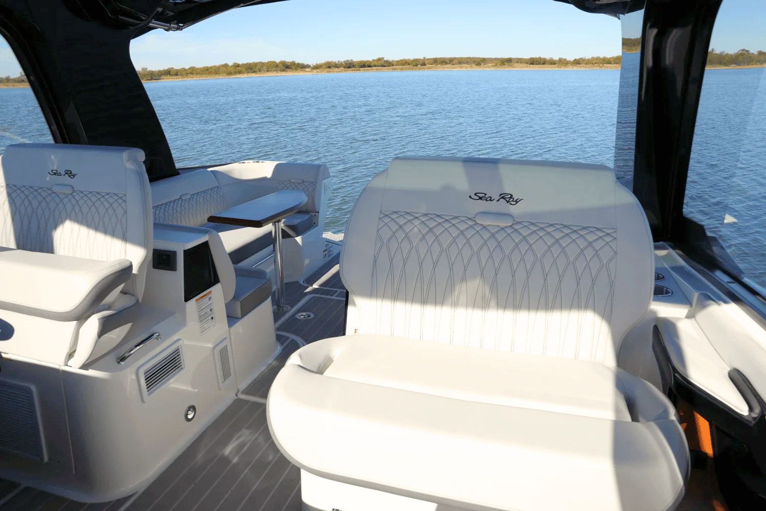 2025 Sea Ray Sundancer 370 - 26