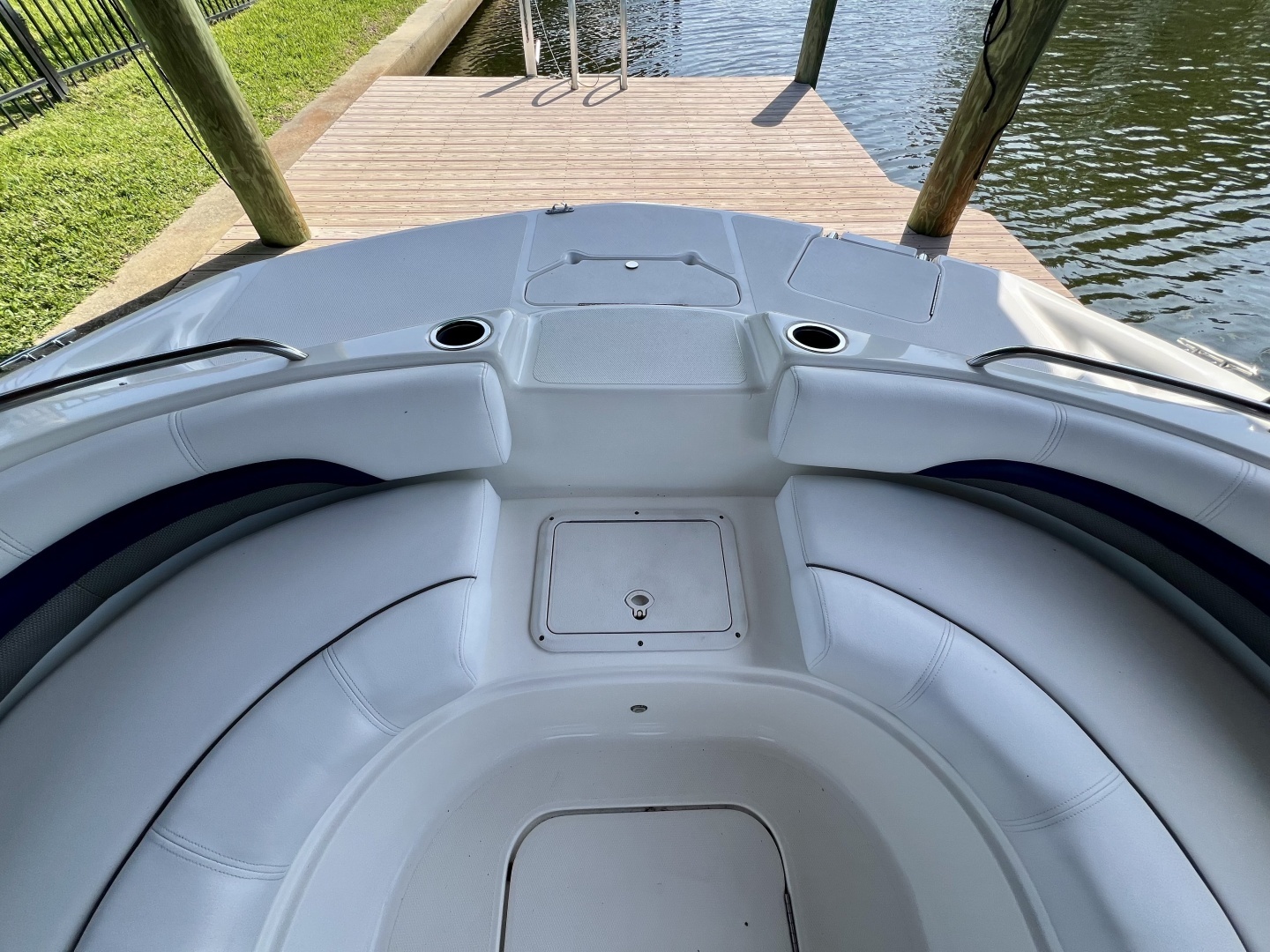 2013 Hurricane SunDeck 187 OB - Image 24