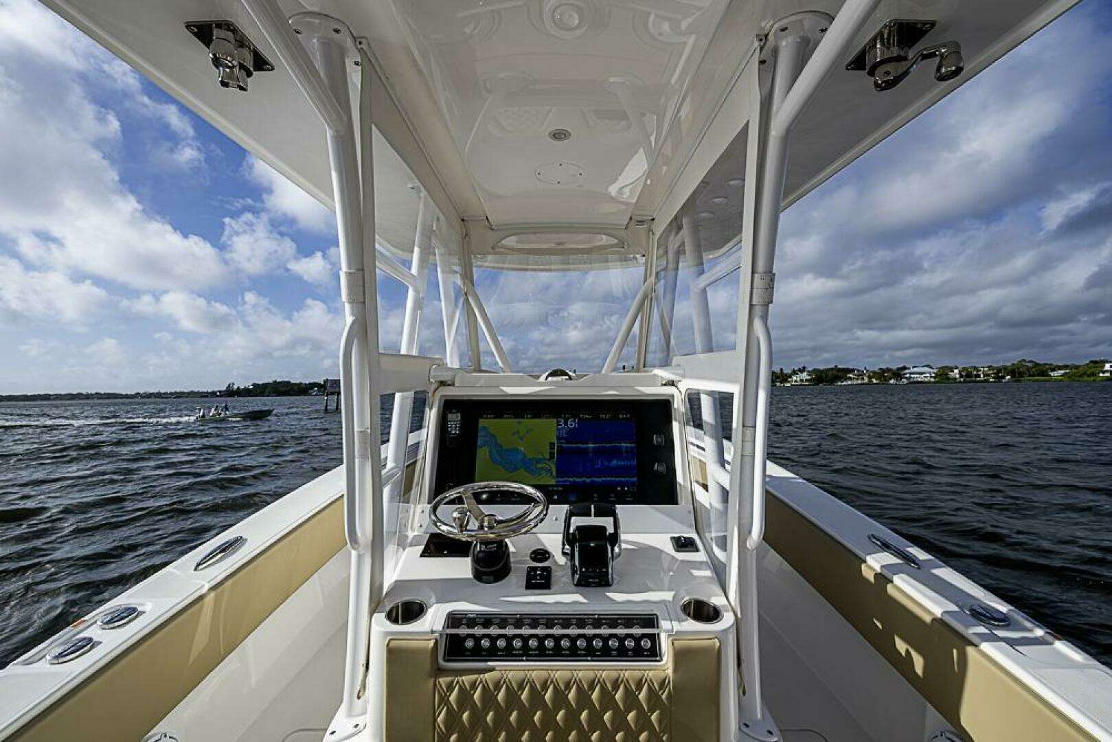 2023 Invincible 33 Open Fisherman - Image 12