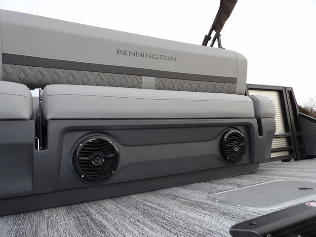 2026 Bennington M L-Bench 22 ML - 47