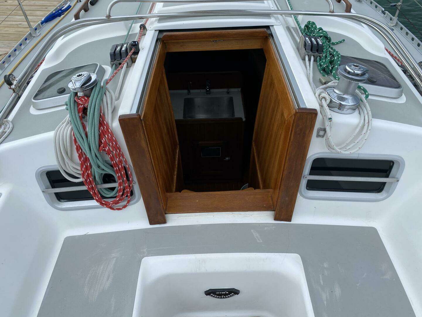 1989 J Boats J/40 - Image 40