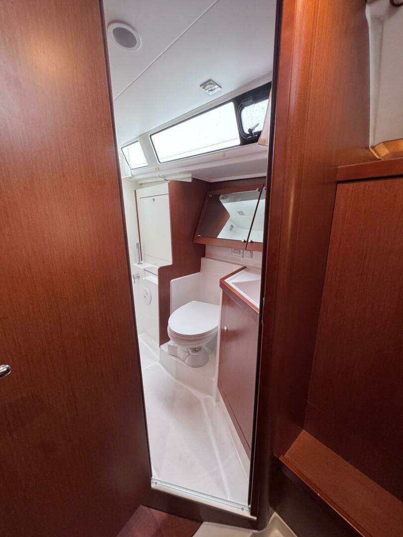 2017 Beneteau Oceanis 45 - Image 66