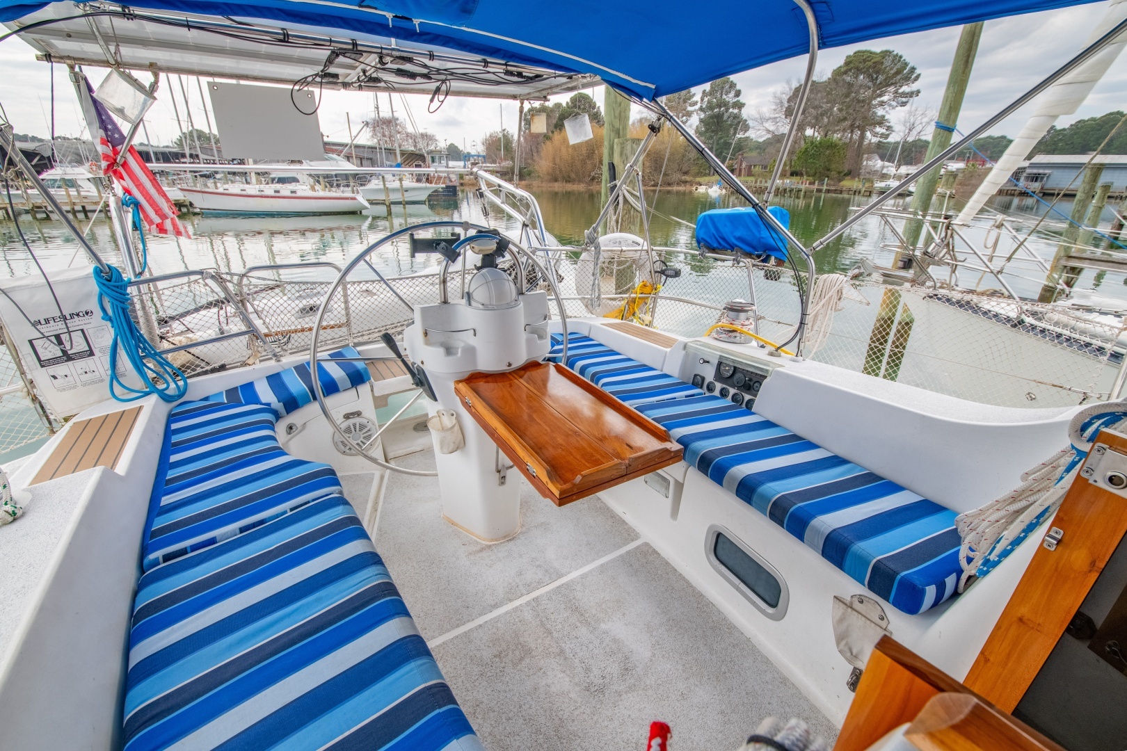 2002 Beneteau 393 - Image 24