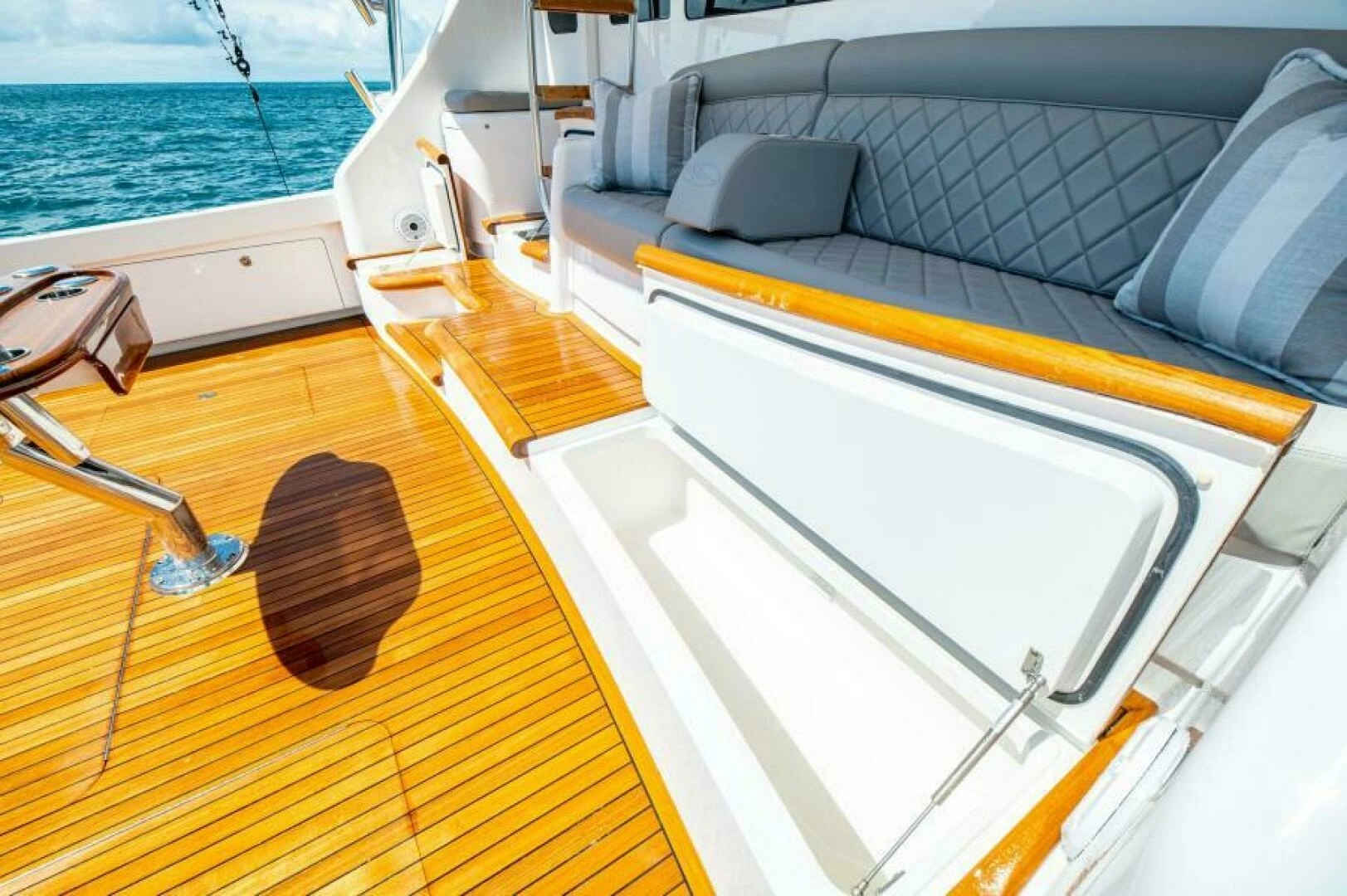 2023 Viking 64 Convertible - Image 55