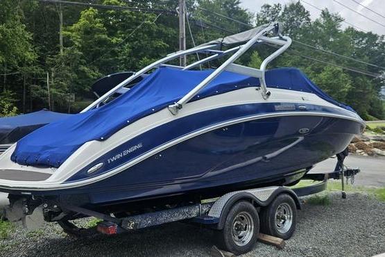 2013 Yamaha Boats 242 Limited S