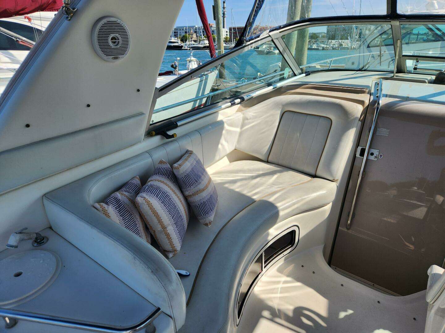 1998 Sea Ray Sundancer - Image 8