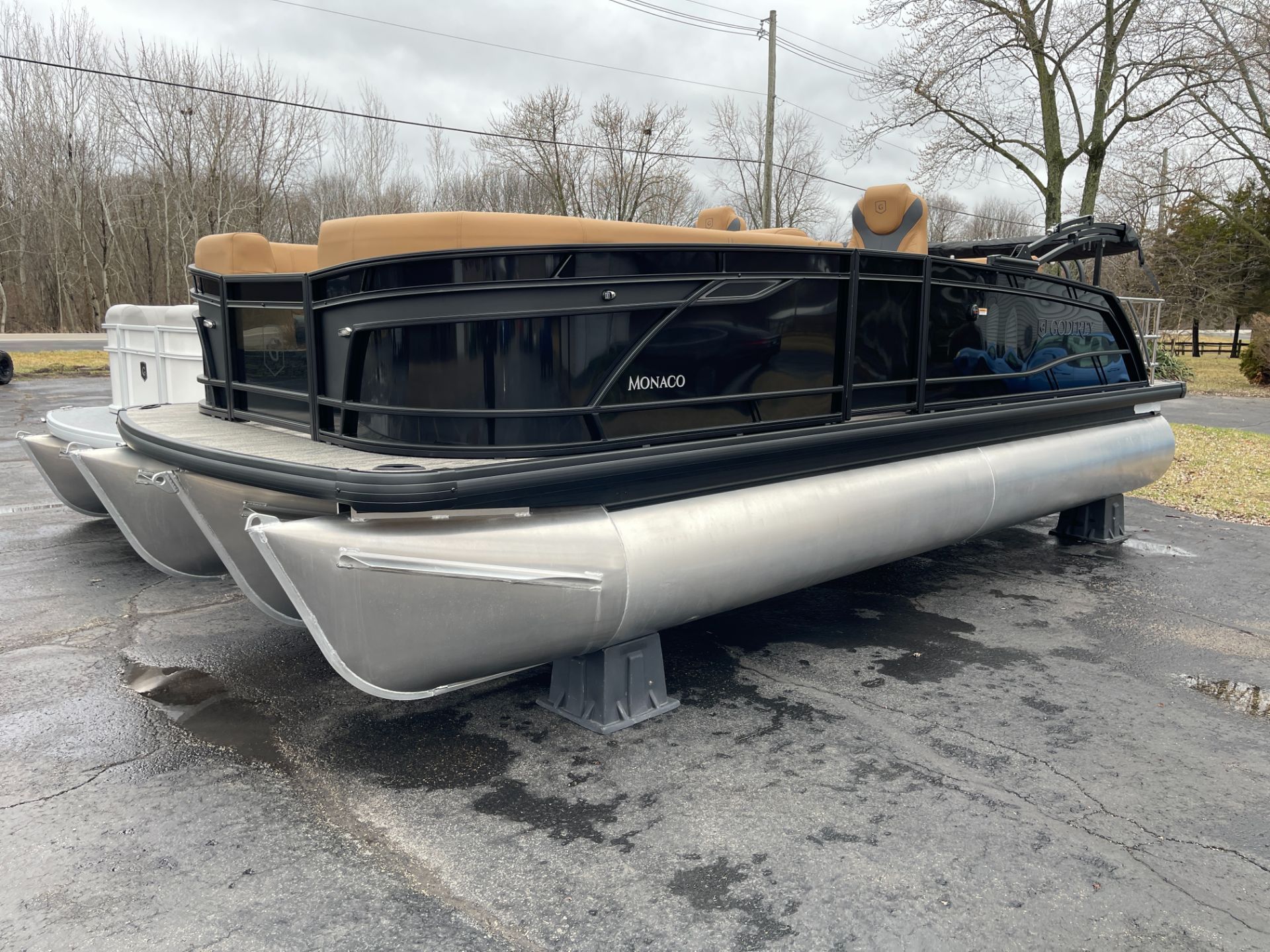 2026 Godfrey MC235SFLC