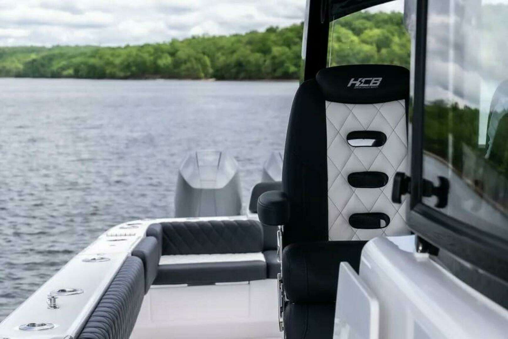 2024 HCB 42 Lujo - Image 18