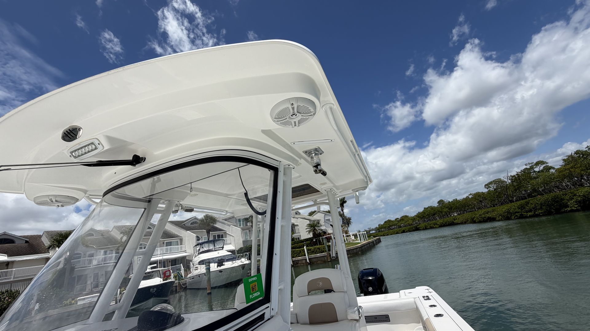 2017 Edgewater 320 CC - 19