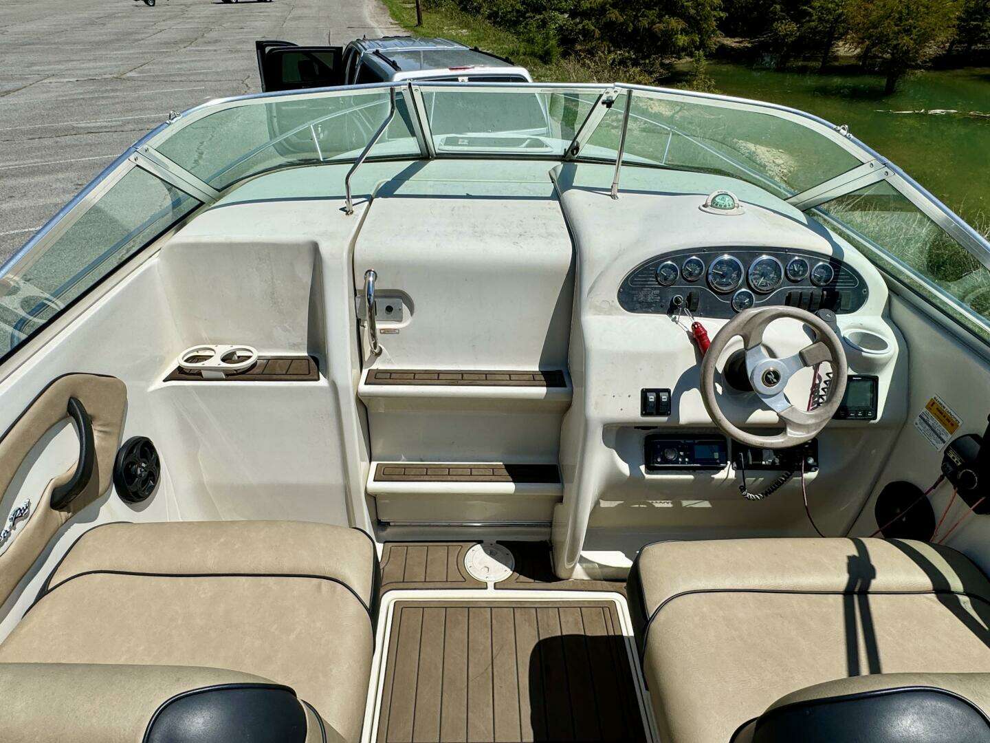 1999 Sea Ray 215 Express Cruiser - Image 32