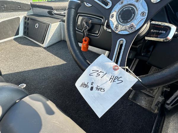 2017 Nitro Z21 Z-Pro boat steering wheel with note indicating 251 hours.